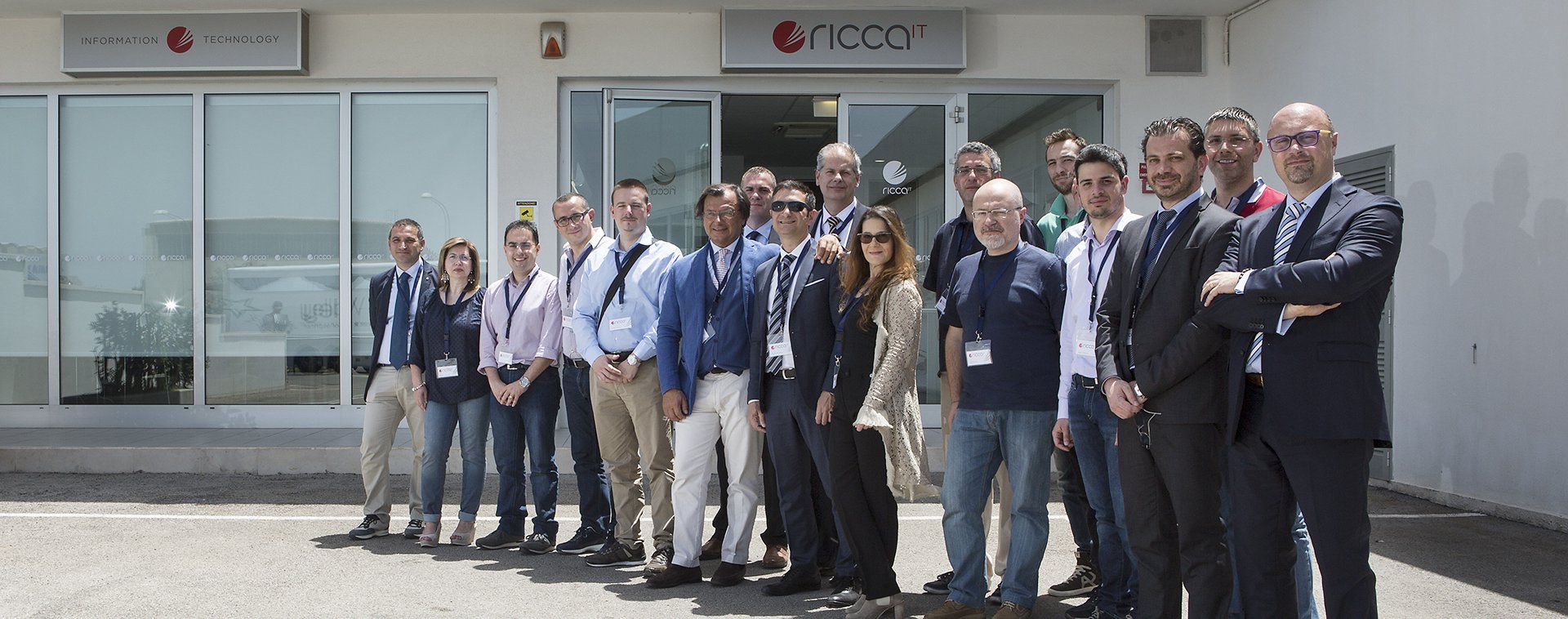 Foto_gruppo_aziendale_Ricca_IT.jpg